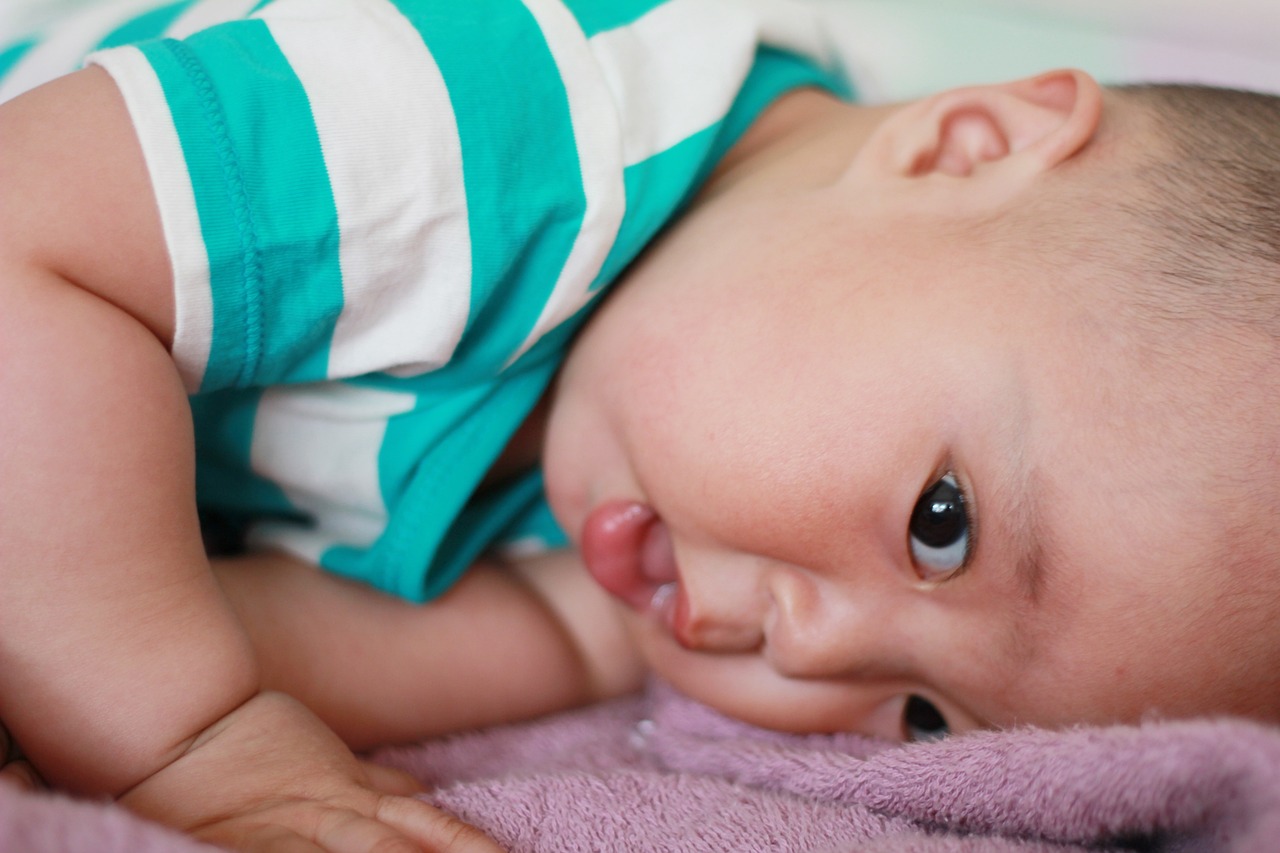 孕妈供卵生的宝宝拉肚子是什么病毒（孕妈供卵生的宝宝拉肚子是什么病毒来着）