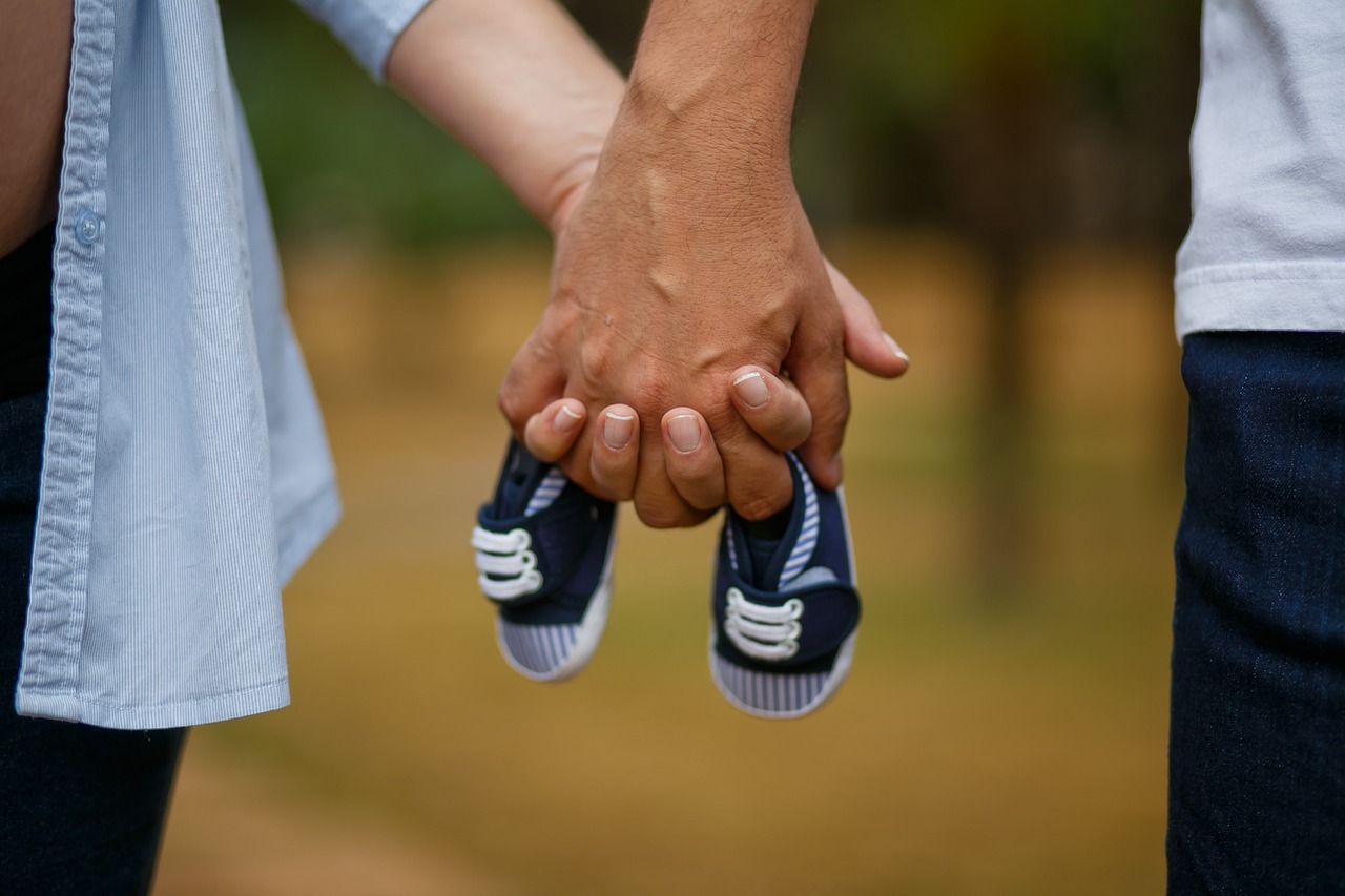 女孕妈供卵生的宝宝多大可以把尿（女孕妈供卵生的宝宝多久可以把尿合适）