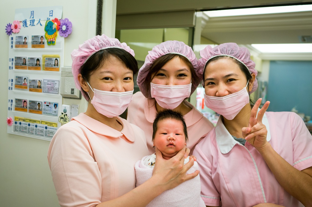 孕妈供卵生的宝宝急性喉炎夜间护理（孕妈供卵生的宝宝急性喉炎夜间护理注意事项）