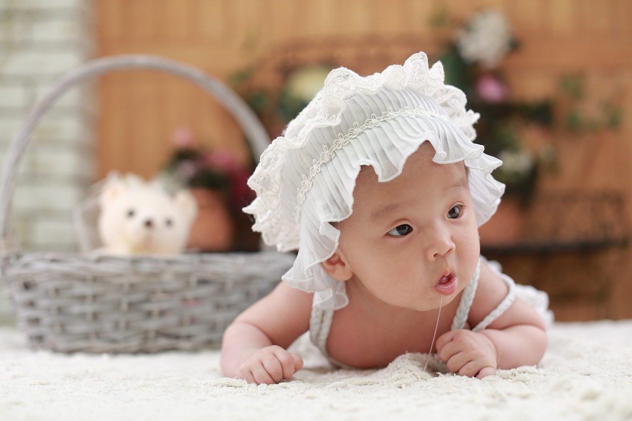 八个月孕妈供卵生的宝宝吃饭干呕（八个月NF宝贝(国际)生殖的婴儿吃饭干呕怎么回事）